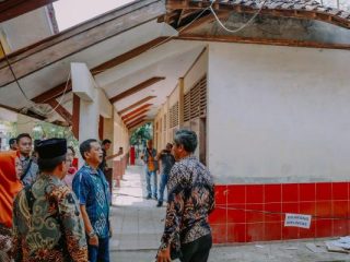Gedung SDN Cicinde Utara II Ditinjau, Pemkab Karawang Targetkan Perbaikan Tahun Ini