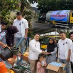 PSI Karawang Salurkan Air Bersih dan Susu Gratis untuk Warga Terdampak Kekeringan